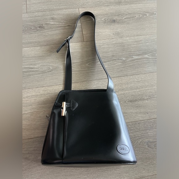 EUC Longchamp Roseau Black Leather Shoulder Bag *Certified Authentic*
